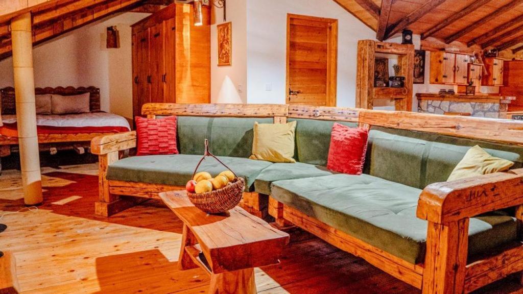Old Wine House - Montenegro Herceg Novi